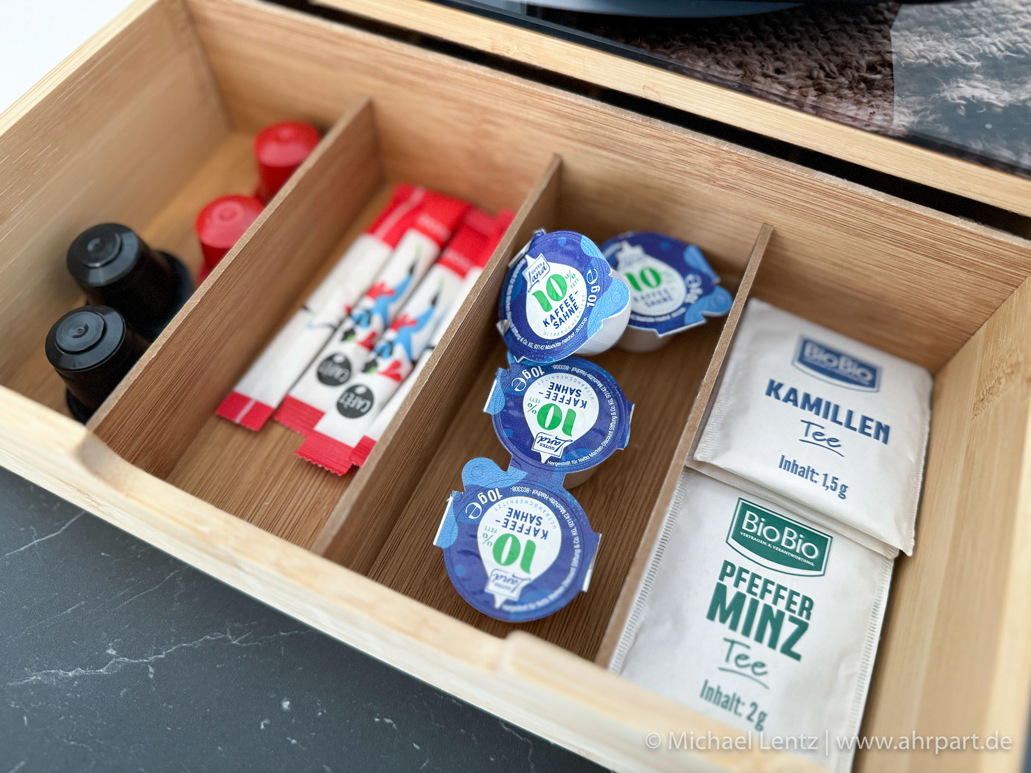 Ein Kaffee und Teeauswahl liegt kostenfrei für Sie bereit.