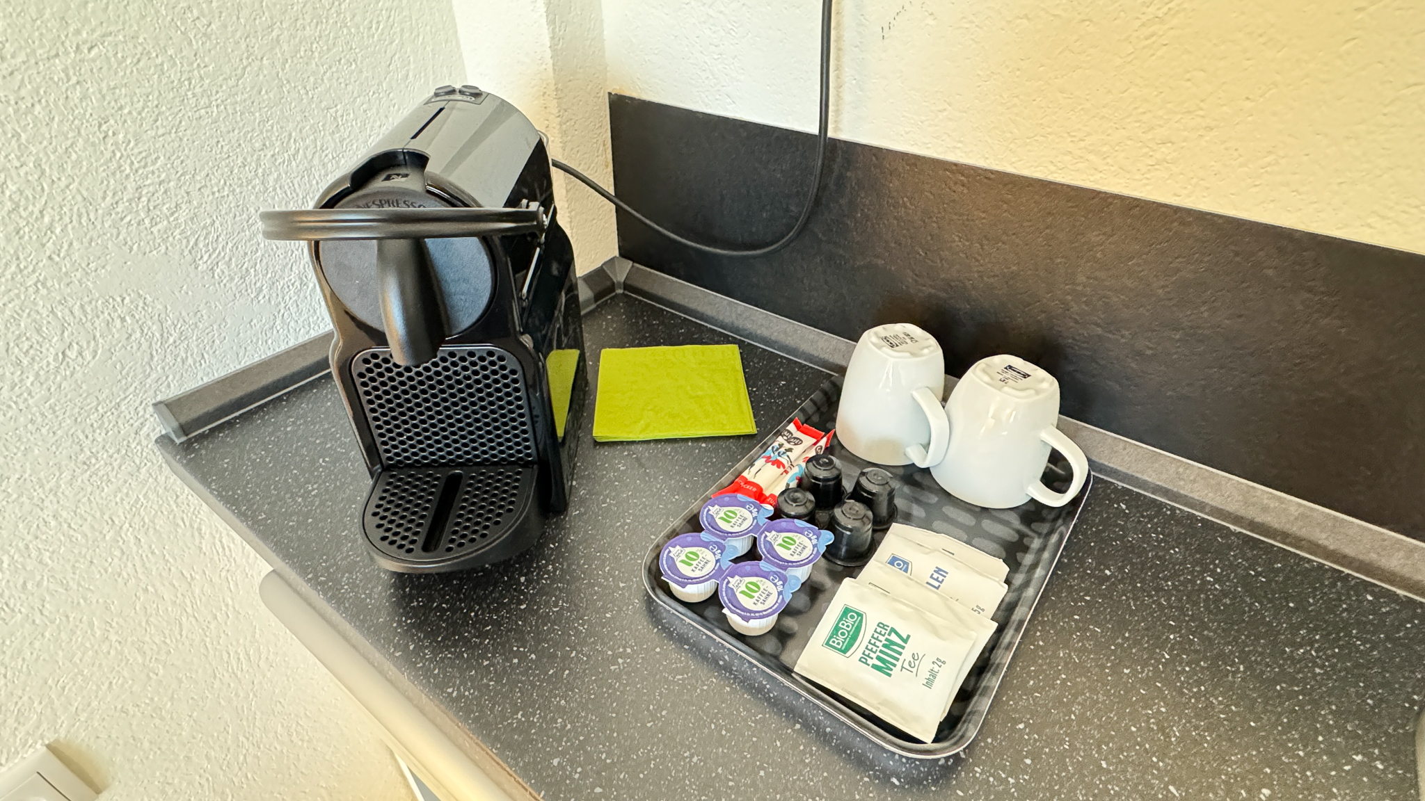 Kaffeemaschine im Hotelzimmer